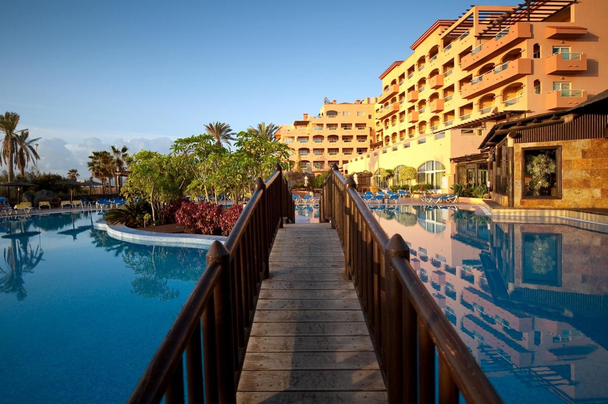 Elba Sara Beach & Golf Resort كاليتا ذي فوستي المظهر الخارجي الصورة